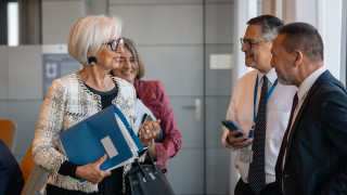 «Κρατάει» στάση αναμονής η ΕΚΤ - Διατηρεί αμετάβλητα τα επιτόκια