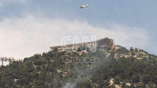 Οριοθετήθηκε η φωτιά στην Πάρνηθα - Παραμένουν στο σημείο ισχυρές πυροσβεστικές δυνάμεις