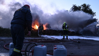 Πάτρα: Εμπρησμό «βλέπει» η Πυροσβεστική πίσω από τη φωτιά στο παλιό εργοστάσιο της Pirelli