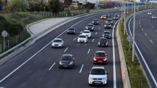 «Πυκνή ροή» από την επιστροφή των εκδρομέων στην Αθήνα: Μικρές καθυστερήσεις στην Ελευσίνα