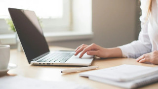 Επιδόματα και παροχές μπαίνουν όλα σε έναν «φάκελο» - Οι κερδισμένοι και οι χαμένοι