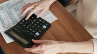 Εκπρόθεσμες δηλώσεις ΦΠΑ: Τι αλλάζει στα φορο-πρόστιμα - Πότε προβλέπεται «κούρεμα» έως 80%