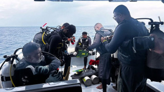 Τραγωδία στις Μαλδίβες: Νεκρός δύτης κατά τη διάρκεια ερευνών για τις σορούς των Ιταλών