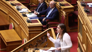 Η «καυτή» ατάκα Φλωρίδη «βρείτε καλό δικηγόρο» και η απάντηση Κωνσταντοπούλου για «αποθήκη αχρήστων»