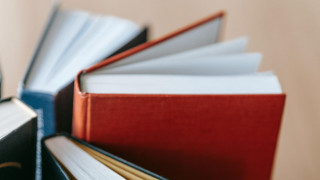 Πέθανε ο εκδότης του βιβλιοπωλείου «Πρωτοπορία» Βαγγέλης Τρικεριώτης