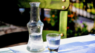 Πώς ένας (ακόμη) πόλεμος στη Μέση Ανατολή έκανε το μουσουλμανικό Ιράκ να πίνει ελληνικό ούζο