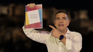 Ο Αλέξης Τσίπρας προς τις κάλπες με επίκεντρο… τον εαυτό του - Οι παγίδες και τα παράδοξα