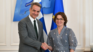Συνάντηση Μητσοτάκη με την Ευρωπαία Επίτροπο Περιβάλλοντoς – «Υπόδειγμα αλληλεγγύης ο RescEU»