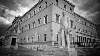 Συνταγματική Αναθεώρηση: Γιατί ανοίγει τώρα ο «νόμος των νόμων»;