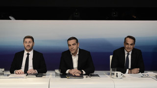 Τι δείχνουν οι τελευταίες δημοσκοπήσεις: Mικρές οι μεταβολές, ανοιχτές οι μεγάλες «μάχες»