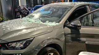 Θεσσαλονίκη: Αυτοκίνητο εισέβαλε σε παντοπωλείο - Τραυματίες ο οδηγός και ο ιδιοκτήτης