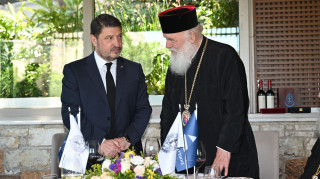 Γεύμα εργασίας του Περιφερειάρχη Αττικής Ν. Χαρδαλιά με τον Αρχιεπίσκοπο και μέλη της Ιεράς Συνόδου