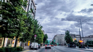 Καιρός: «Έρχεται» ψυχρή αέρια μάζα από τα Βαλκάνια - Αστάθεια με βροχές και πτώση θερμοκρασίας