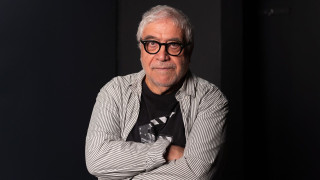 Ο Δημήτρης Πιατάς στο Επί Σκηνής: «Κινδυνεύει να χαθεί το DNA του Έλληνα που γελάει»
