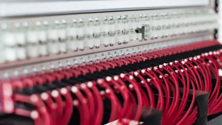 ΔΕΗ και Vodafone Ελλάδας διερευνούν τη δυνατότητα να ενώσουν τις δυνάμεις τους στις οπτικές ίνες