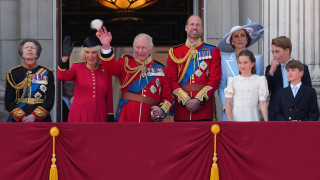 Λονδίνο: Πλήθος κόσμου στο Trooping the Colour για τα γενέθλια του βασιλιά Καρόλου