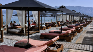 Κατάλληψη παραλίας στην Ανάβυσσο με 400 ξαπλώστρες είχε κάνει 72χρονος που συνελήφθη