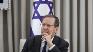 Χέρτζογκ για τα γενέθλια Τραμπ: «Αντιμετώπισες την αυτοκρατορία του κακού του Ιράν»