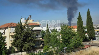 Μενίδι: Ποιοι δρόμοι έχουν κλείσει λόγω της πυρκαγιάς σε κατάστημα με ανταλλακτικά αυτοκινήτων