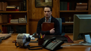 «Widow’s Bay»: Η σειρά που αποδεικνύει ότι η τηλεόραση δεν χρειάζεται άλλα remakes