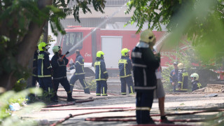 Φωτιά στο Αιγάλεω: Διακοπή κυκλοφορίας στην Ορφέως - Καίγεται αποθήκη με τουριστικά και χαρτικά είδη