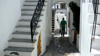 Η Σκύρος από ψηλά: Δορυφορική εικόνα αποτυπώνει τον «γυμνό» Νότο και τον καταπράσινο Βορρά