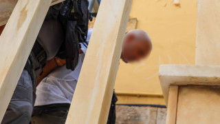 Χανιά: Προφυλακιστέος ο 43χρονος που σκότωσε την 45χρονη - «Κάθαρμα» φώναζαν έξω από τα δικαστήρια