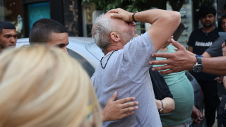 Καλλιθέα: Απόγνωση από τη φωτιά σε διαμέρισμα - Κατέρρευσε ο γιος, η μητέρα πήδηξε από το μπαλκόνι