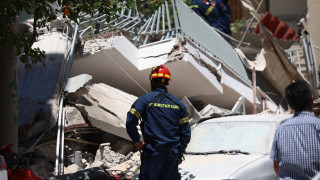 Πετράλωνα: Ισοπεδώθηκε το κτήριο, συντρίμμια στο σημείο της κατάρρευσης - Αποκαλυπτικές εικόνες
