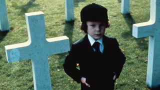 The Omen: 50 χρόνια από την ταινία τρόμου που απέκτησε τη φήμη της πιο καταραμένης του σινεμά