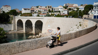 Γαλλία: Οι νέοι γονείς δικαιούνται ένα νέο είδος άδειας για να φροντίσουν τα παιδιά τους