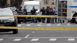 Νέα Υόρκη: Άνδρας αυτοπυρπολήθηκε κοντά στην έδρα του ΟΗΕ - Κρατούσε σημαία του Θιβέτ