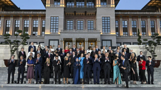 Σε εξέλιξη το δείπνο των ηγετών στο Λευκό Παλάτι - Η άφιξη Μητσοτάκη