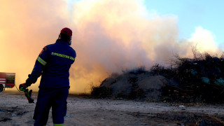 Υπό έλεγχο η φωτιά σε χαμηλή βλάστηση στη Θέρμη Θεσσαλονίκης