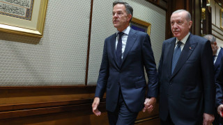 Χέρι - χέρι ο Ερντογάν με τον γενικό γραμματέα του ΝΑΤΟ στην Άγκυρα