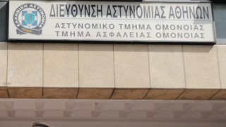 Δίκη για ομαδικό βιασμό 19χρονης στο ΑΤ Ομόνοιας: Αθώωση των αστυνομικών, προτείνει ο Εισαγγελέας