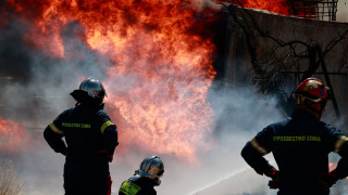 Φωτιά Ασπρόπυργος: Συναγερμός για δεξαμενή προπανίου - Έξι τραυματίες, οι δύο διασωληνωμένοι