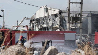 Φωτιά στον Ασπρόπυργο: Bίντεο από τη στιγμή μεγάλης έκρηξης στην επιχείρηση