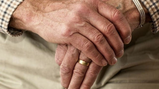 Όλα όσα πρέπει να ξέρετε για το νέο πλαίσιο στις συνάξεις χηρείας 