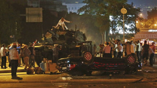 Μπαράζ συλλήψεων στην Τουρκία πριν από την επέτειο του αποτυχημένου πραξικοπήματος