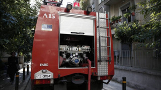 Φωτιά σε διαμέρισμα στα Άνω Πατήσια: Επιχειρούν ισχυρές δυνάμεις της πυροσβεστικής
