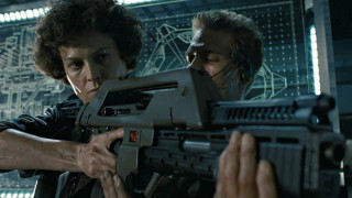 «Aliens»: Το αριστούργημα του Τζέιμς Κάμερον συμπληρώνει 40 χρόνια και παραμένει σημείο αναφοράς