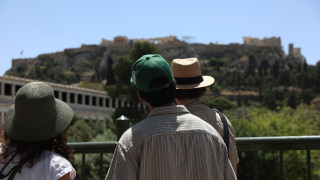 «Επελαύνει» ο καύσωνας: Δύσκολα τα επόμενα 24ωρα με τη θερμοκρασία να φτάνει στους 43 βαθμούς