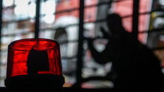 Φωτιά σε εγκαταλελειμμένο κτήριο κοντά στο Ολυμπιακό Χωριό - Επιχείρηση της Πυροσβεστικής