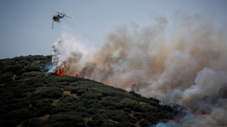 Φωτιά στο Δερβένι Θεσσαλονίκης - Ενισχύθηκαν οι δυνάμεις, ήχησε το 112