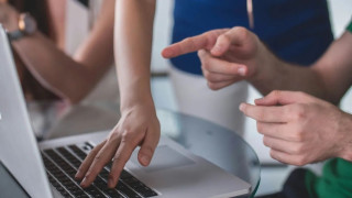 «Φύλλο και φτερό» 8.650 πόθεν έσχες: Έκρυβαν εκατομμύρια πίσω από «λευκές κόλλες»