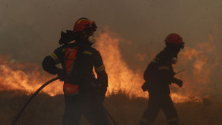 Πυρκαγιά στην Πάρνηθα - Καίει σε δύσβατη περιοχή και παρά τη βροχόπτωση