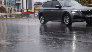 Στην Αττική η κακοκαιρία: Ισχυρή βροχή και κεραυνοί σε δυτικά και βόρεια προάστια