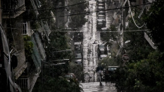 Κακοκαιρία: Τι πυροδότησε το σφοδρό μπουρίνι - 30 χιλιοστά βροχής σε μισή ώρα στην Αττική