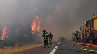 Γαλλία: 1.200 κατασκηνωτές απομακρύνθηκαν εσπευσμένα εξαιτίας πυρκαγιών στο Πα-ντε-Καλαί